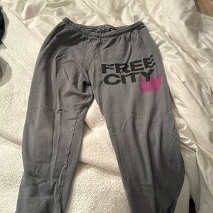 Free city sweatpants